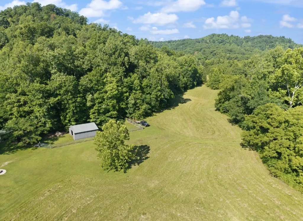 4655 4655 State Highway 1050 Jeffersonville KY 40337