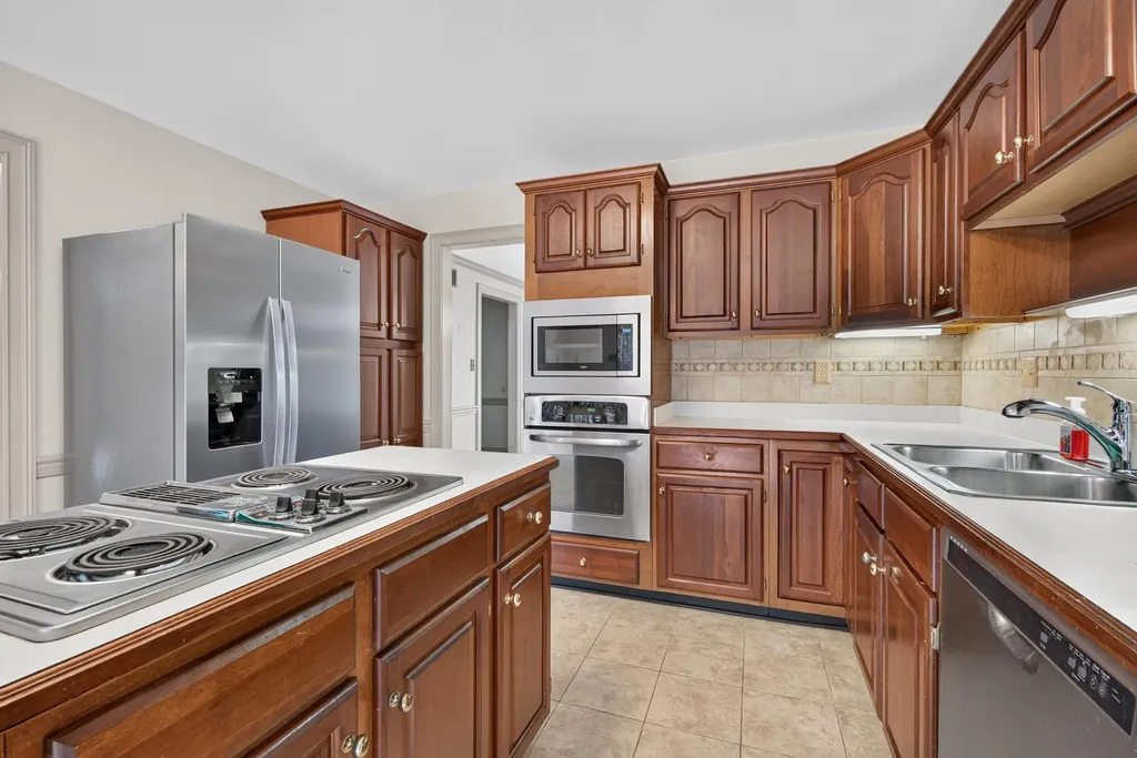 2417 Vale Drive Lexington KY 40514