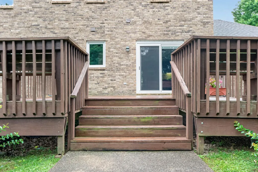 2417 Vale Drive Lexington KY 40514