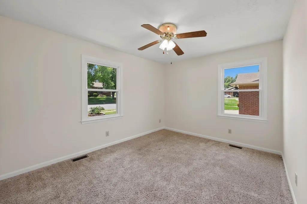 312 Castle Boulevard Paris KY 40361