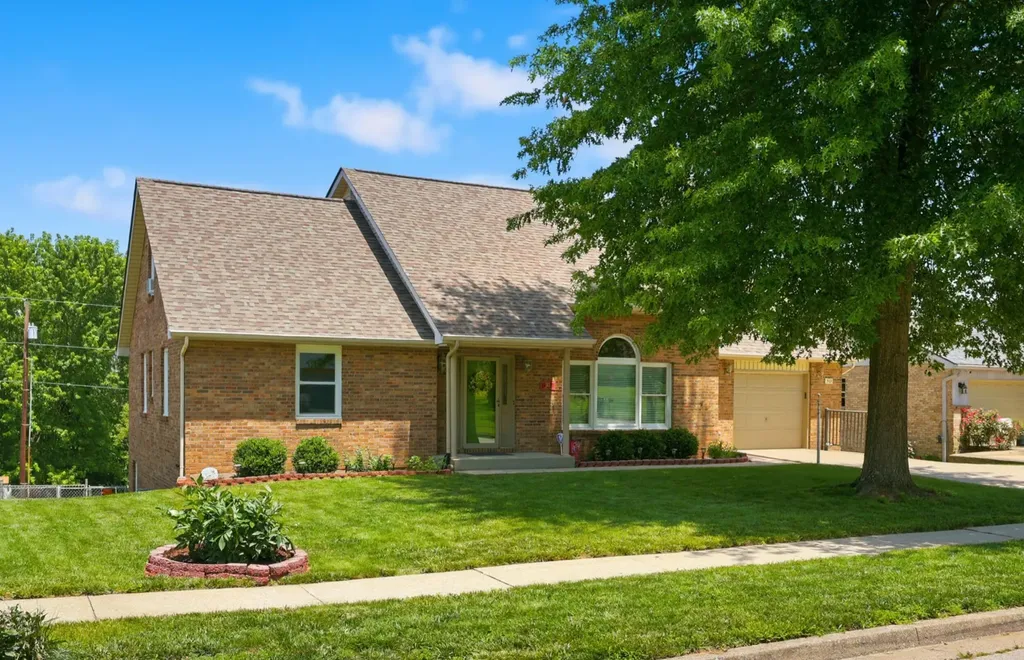 312 Castle Boulevard Paris KY 40361
