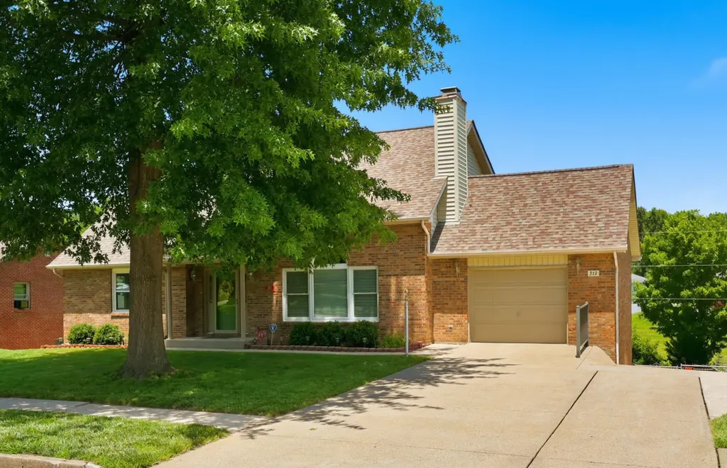 312 Castle Boulevard Paris KY 40361