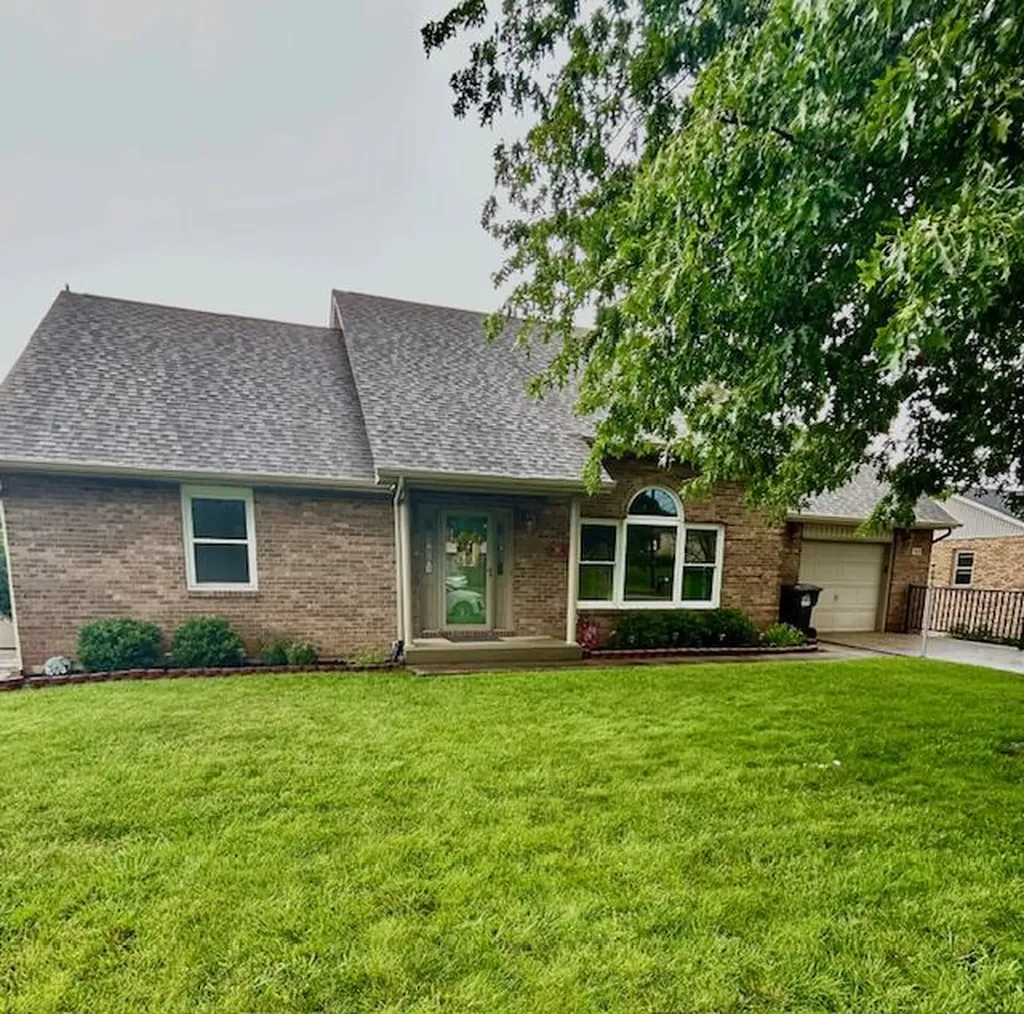 312 Castle Boulevard Paris KY 40361