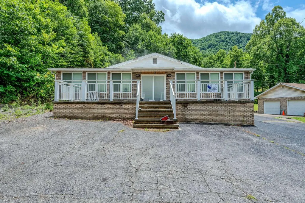 9598 Highway 119 N Jenkins KY 41537