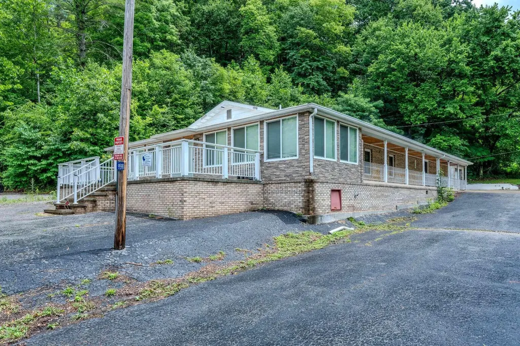 9598 Highway 119 N Jenkins KY 41537