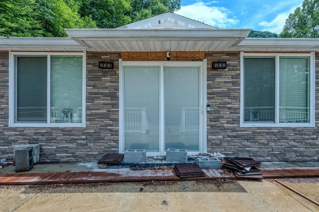 9598 Highway 119 N Jenkins KY 41537