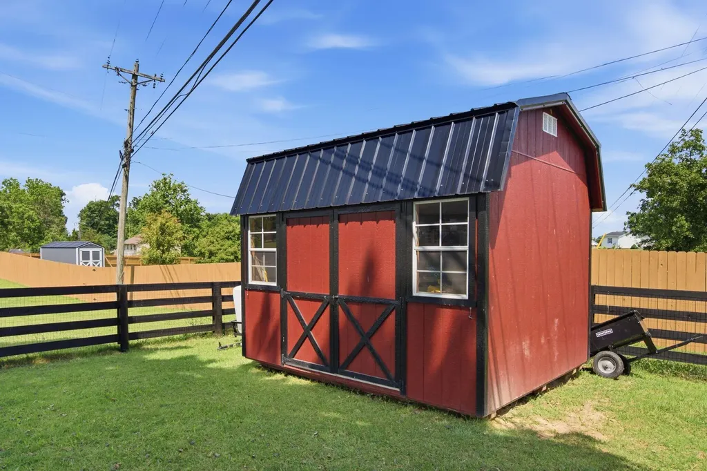 1080 Barker Lane Berea KY 40403