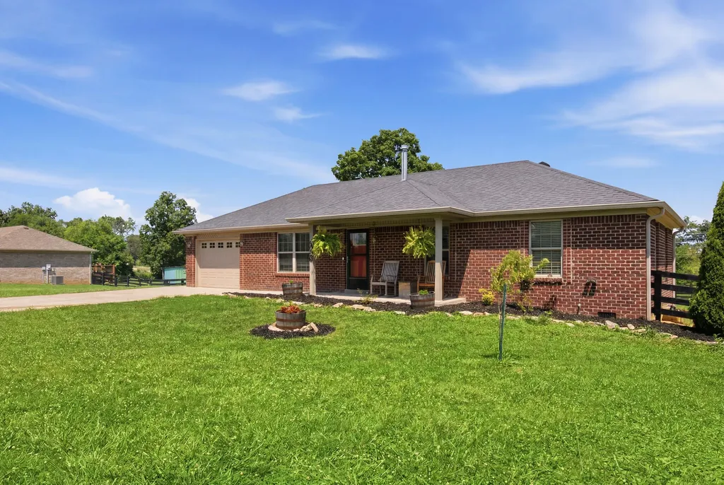 1080 Barker Lane Berea KY 40403