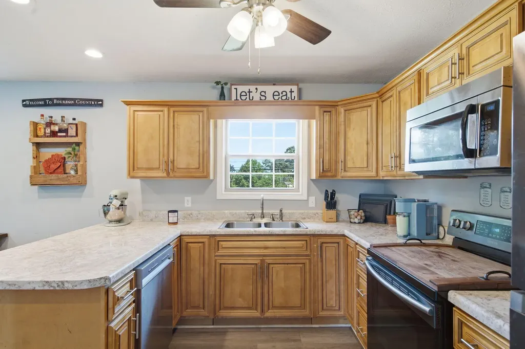 1080 Barker Lane Berea KY 40403