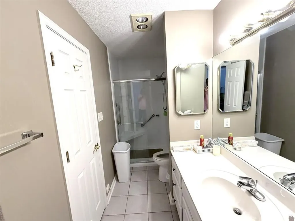 4915 W Towne Drive Paducah KY 42001