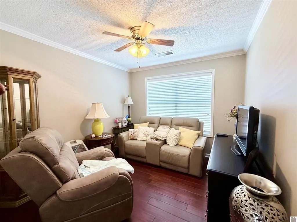 4915 W Towne Drive Paducah KY 42001