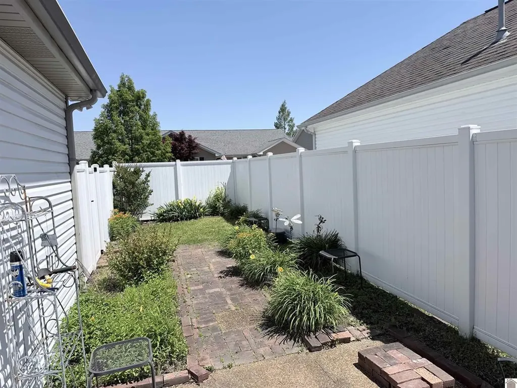 4915 W Towne Drive Paducah KY 42001
