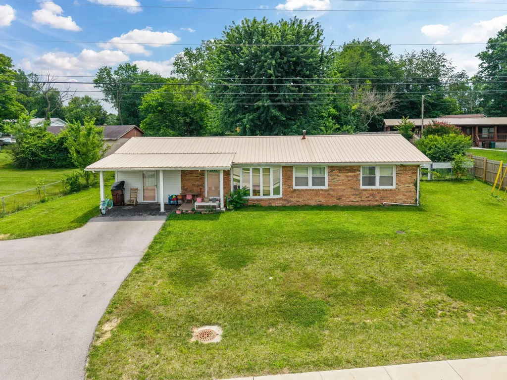 758 N Main Street Stanton KY 40380