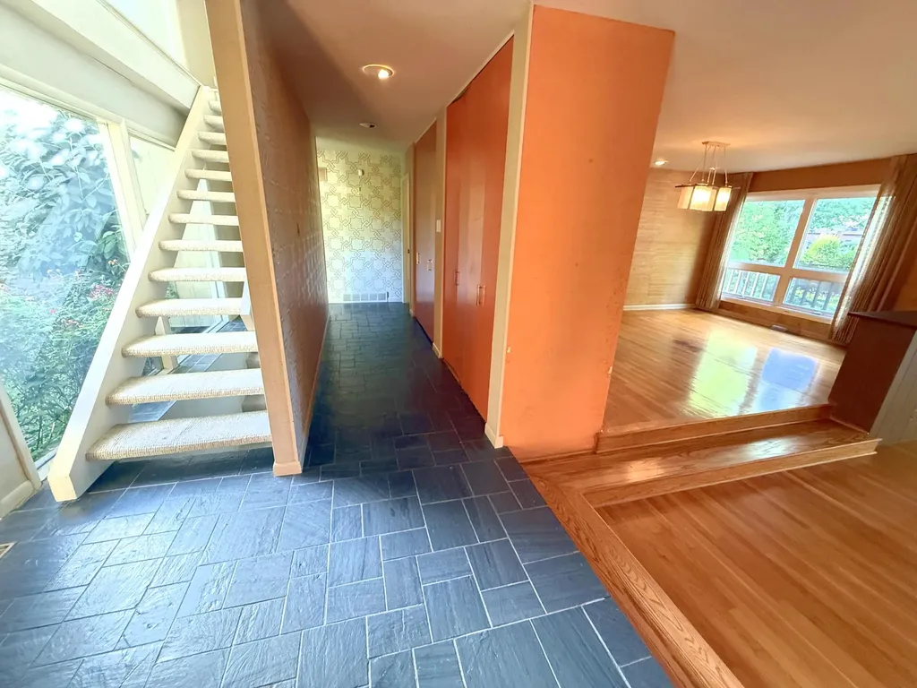 2049 Lakeside Drive Lexington KY 40502