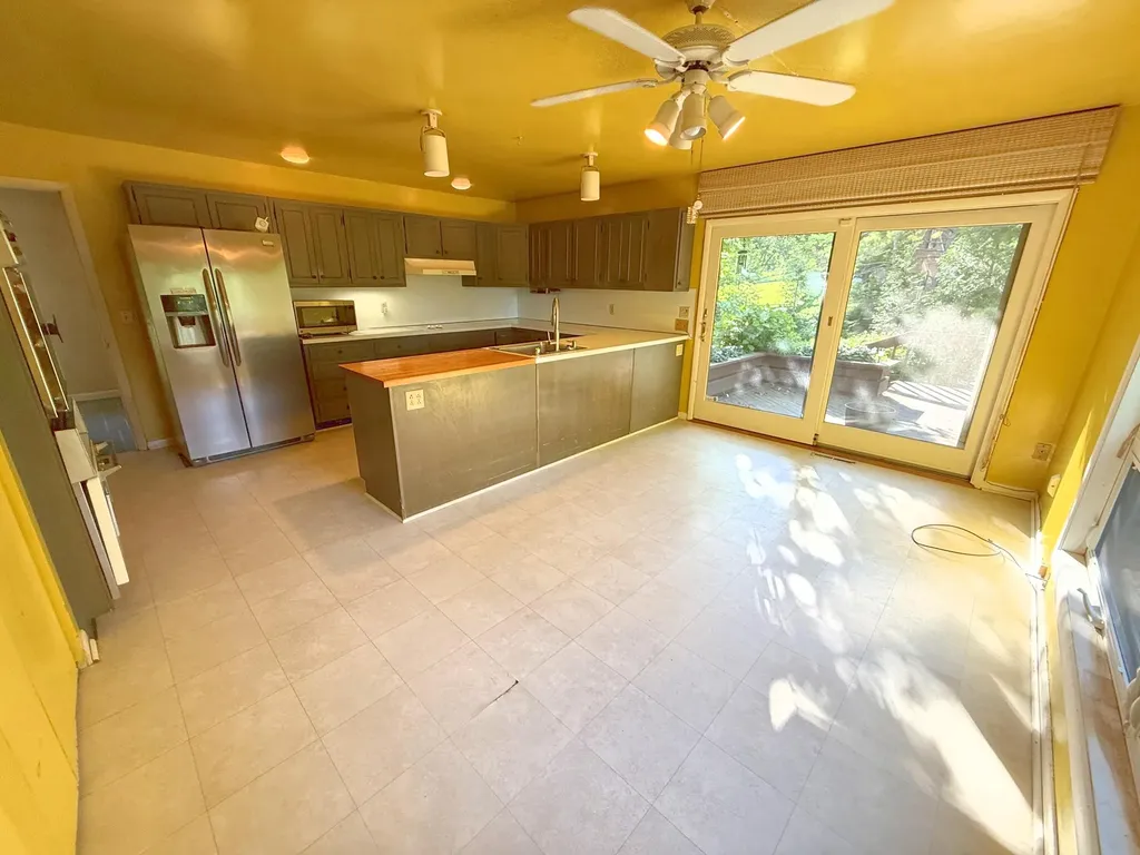 2049 Lakeside Drive Lexington KY 40502