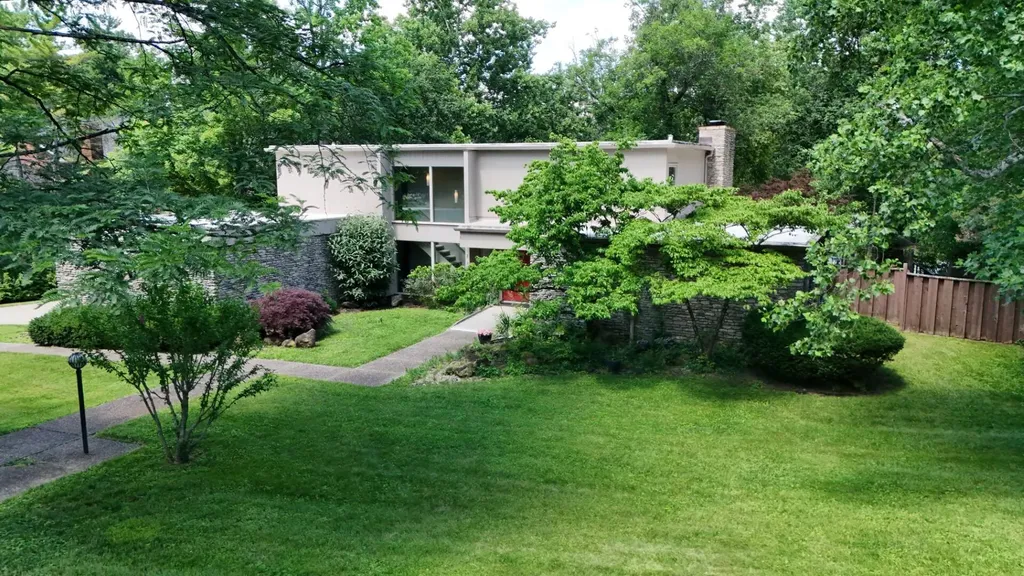 2049 Lakeside Drive Lexington KY 40502