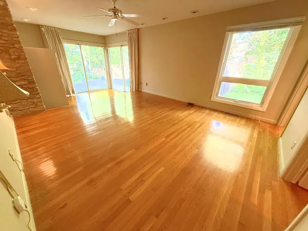 2049 Lakeside Drive Lexington KY 40502