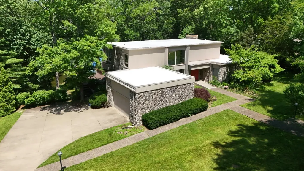 2049 Lakeside Drive Lexington KY 40502