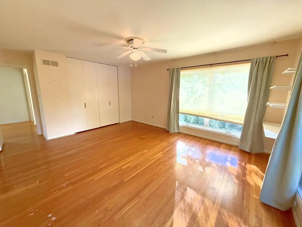 2049 Lakeside Drive Lexington KY 40502