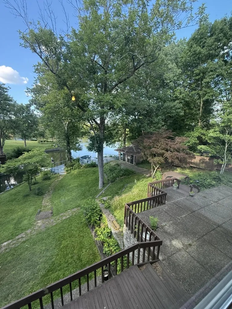 2049 Lakeside Drive Lexington KY 40502