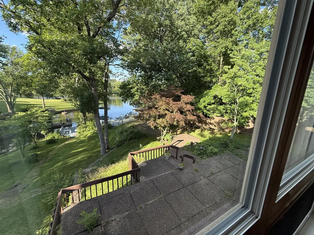 2049 Lakeside Drive Lexington KY 40502