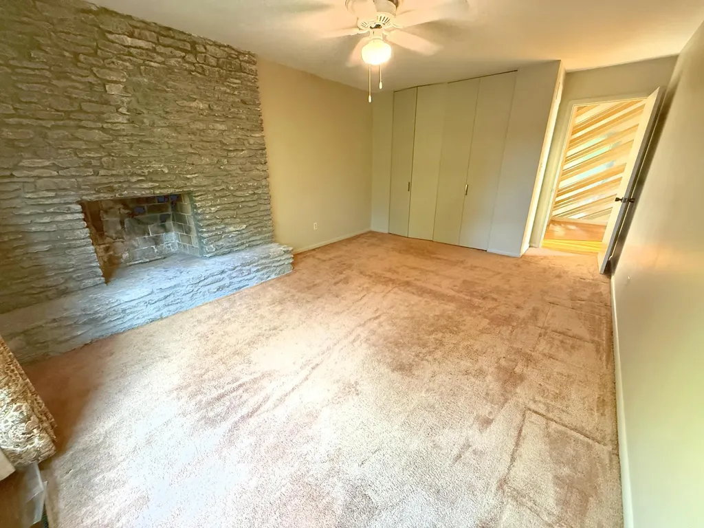 2049 Lakeside Drive Lexington KY 40502