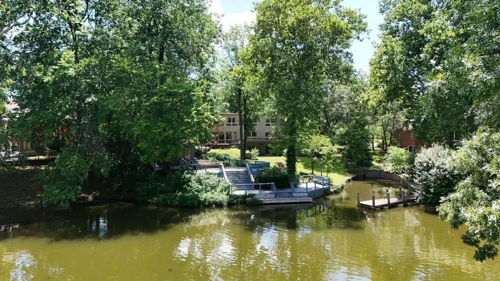 2049 Lakeside Drive Lexington KY 40502