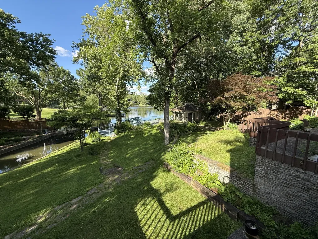 2049 Lakeside Drive Lexington KY 40502