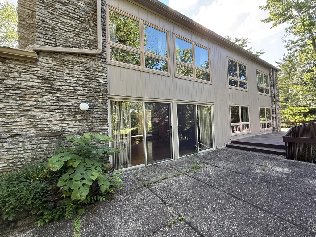 2049 Lakeside Drive Lexington KY 40502