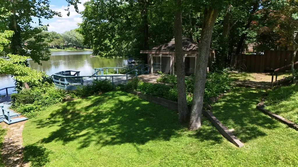 2049 Lakeside Drive Lexington KY 40502