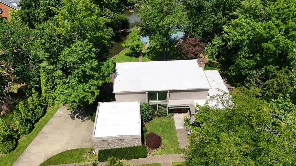 2049 Lakeside Drive Lexington KY 40502