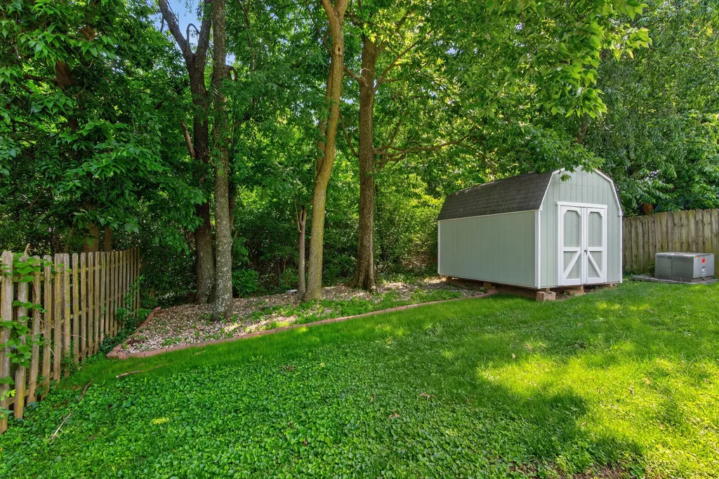 2633 Trailwood Lane Lexington KY 40511