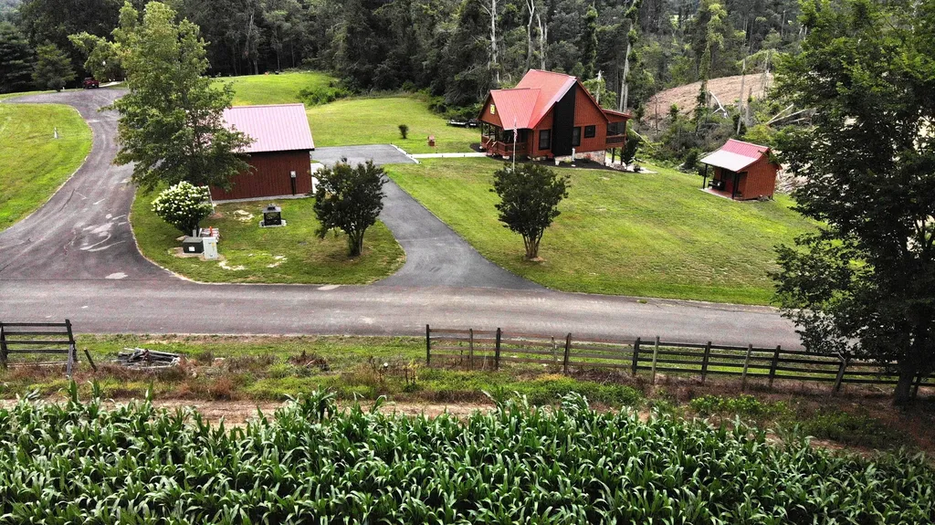 22 Elly Avenue Russell Springs KY 42642