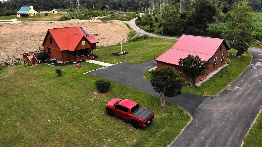 22 Elly Avenue Russell Springs KY 42642