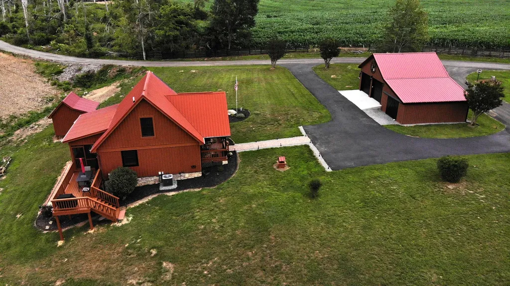 22 Elly Avenue Russell Springs KY 42642