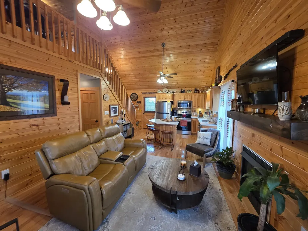 22 Elly Avenue Russell Springs KY 42642