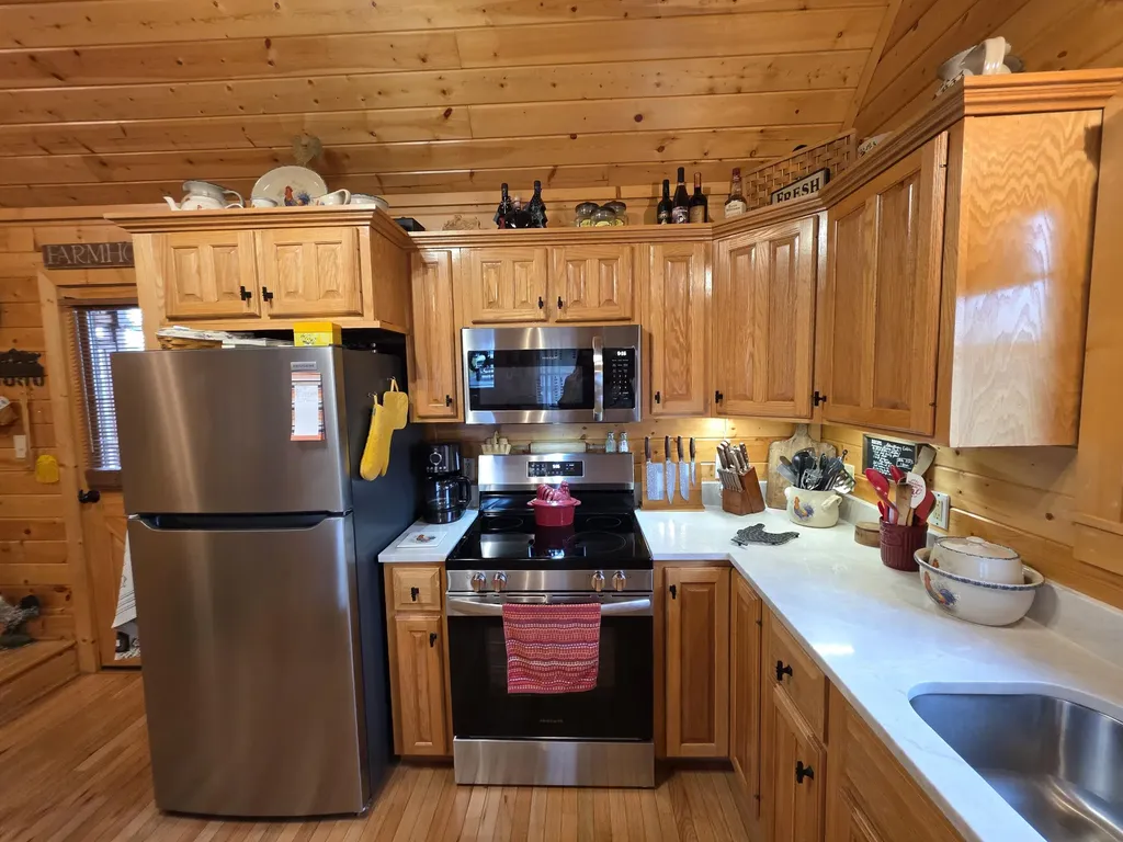 22 Elly Avenue Russell Springs KY 42642