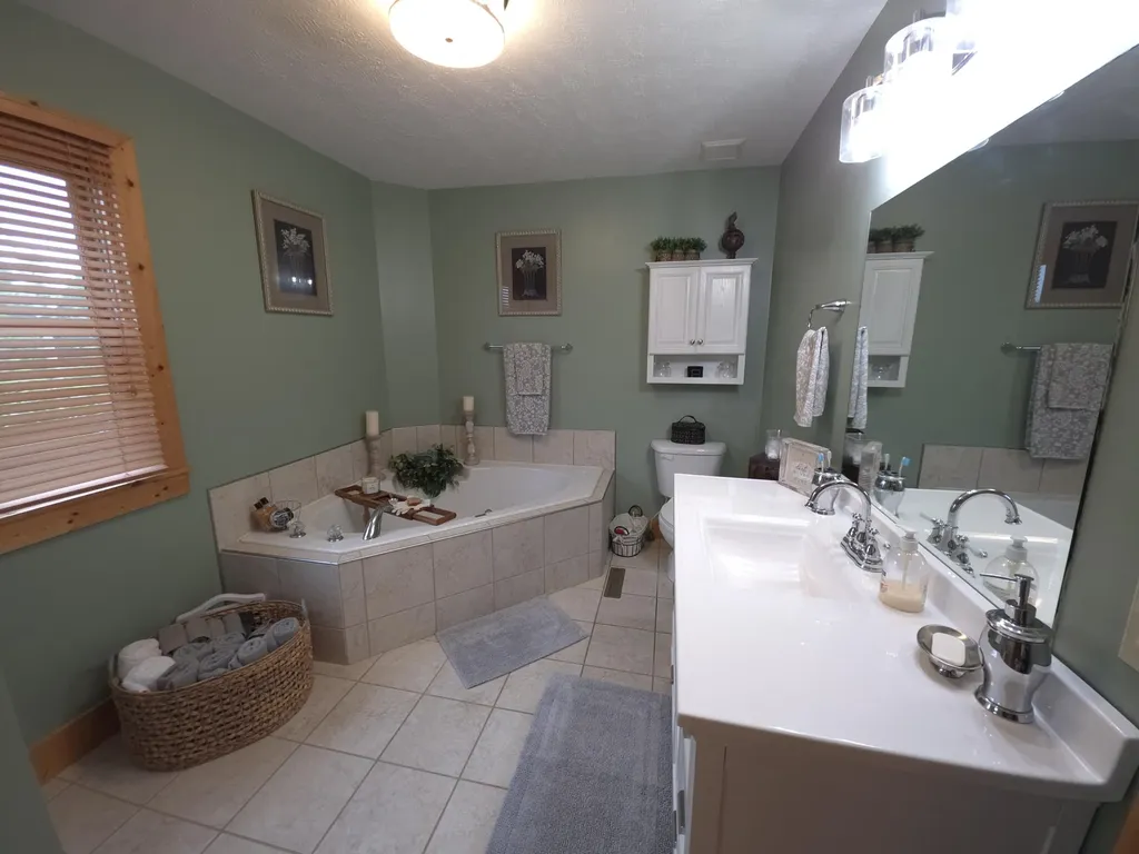 22 Elly Avenue Russell Springs KY 42642
