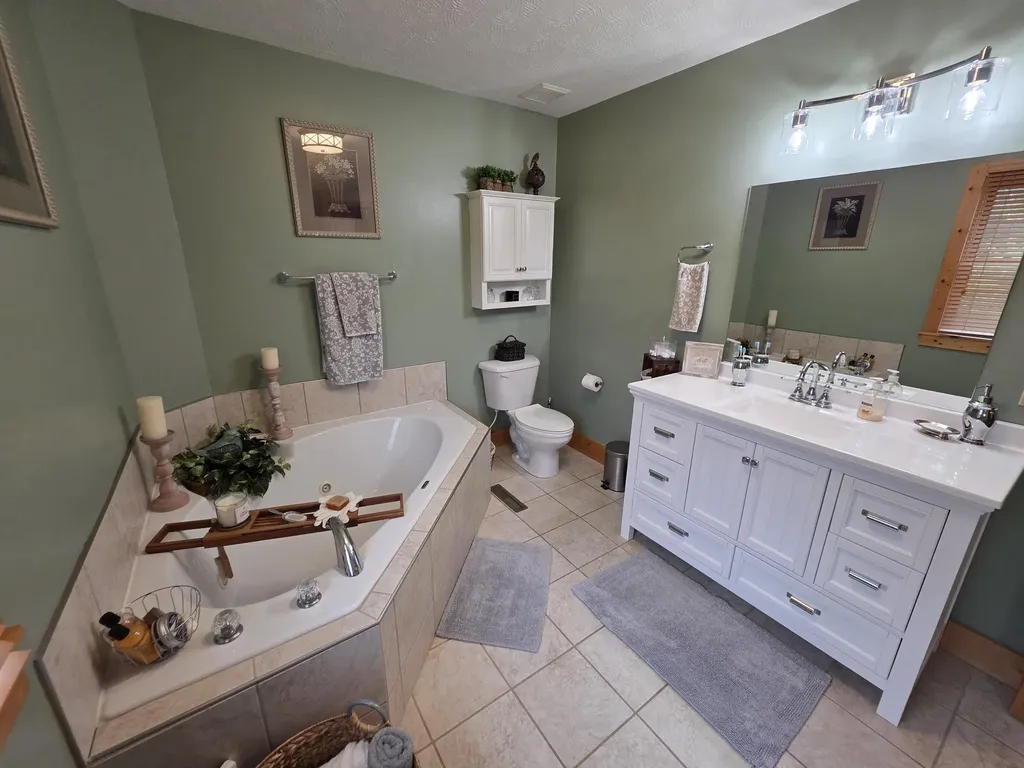 22 Elly Avenue Russell Springs KY 42642