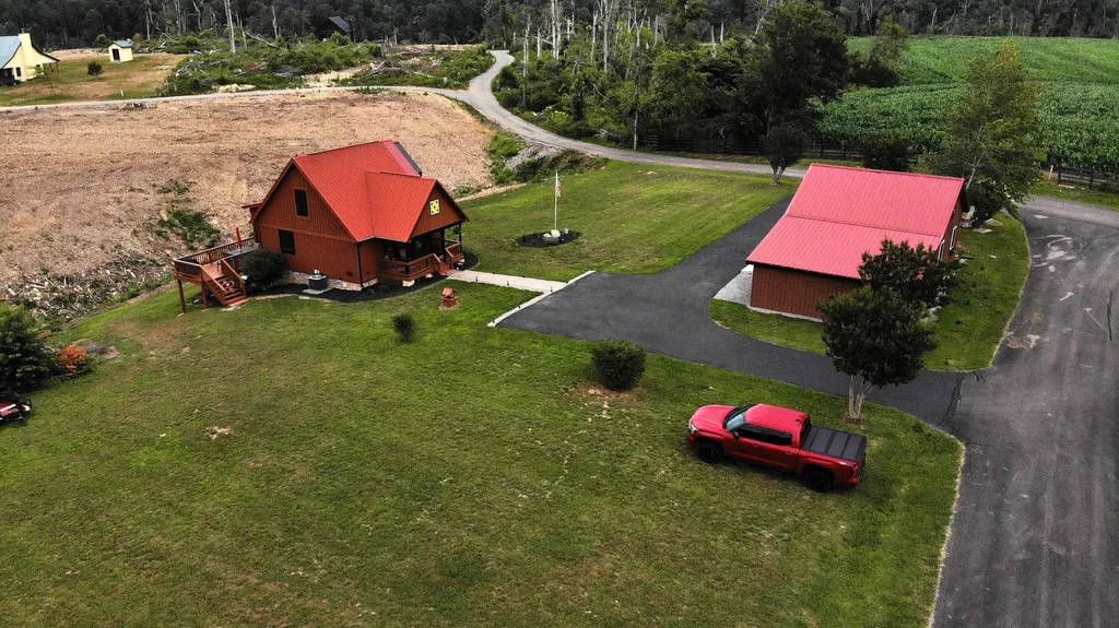 22 Elly Avenue Russell Springs KY 42642