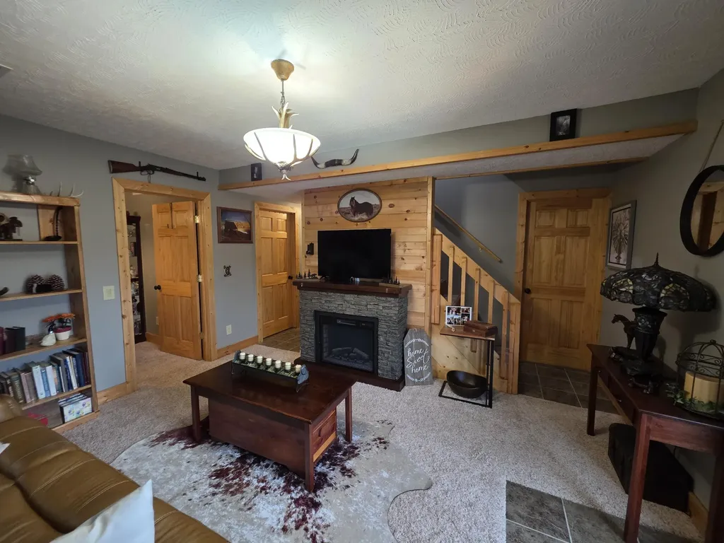 22 Elly Avenue Russell Springs KY 42642