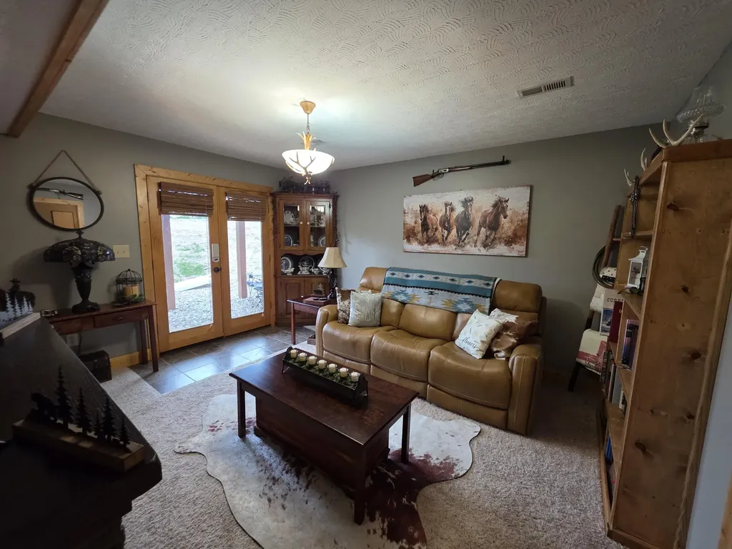 22 Elly Avenue Russell Springs KY 42642