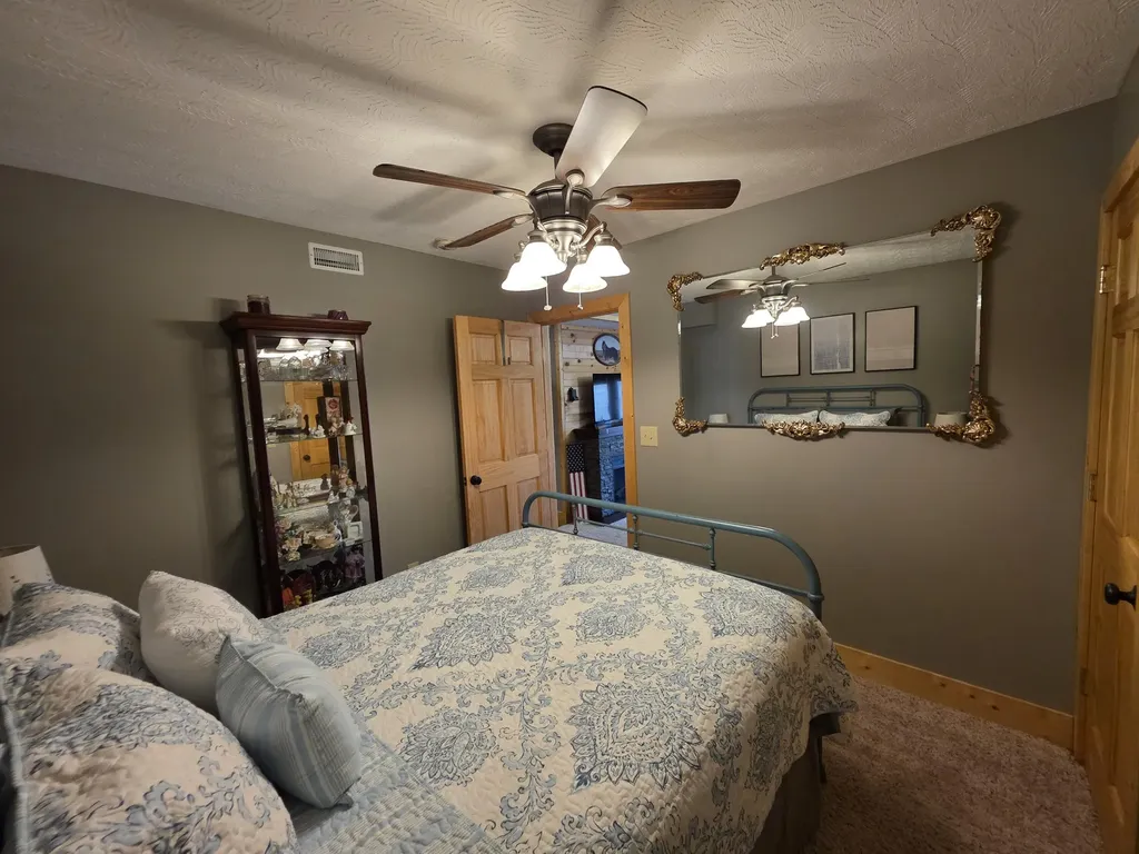 22 Elly Avenue Russell Springs KY 42642