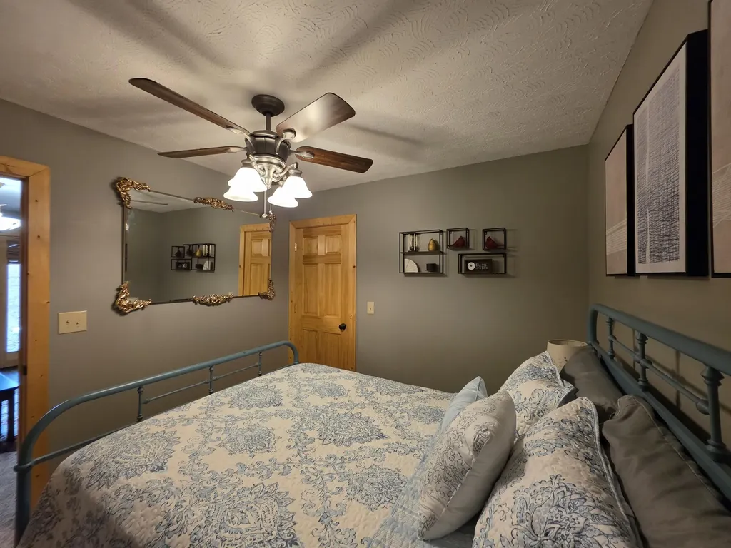 22 Elly Avenue Russell Springs KY 42642