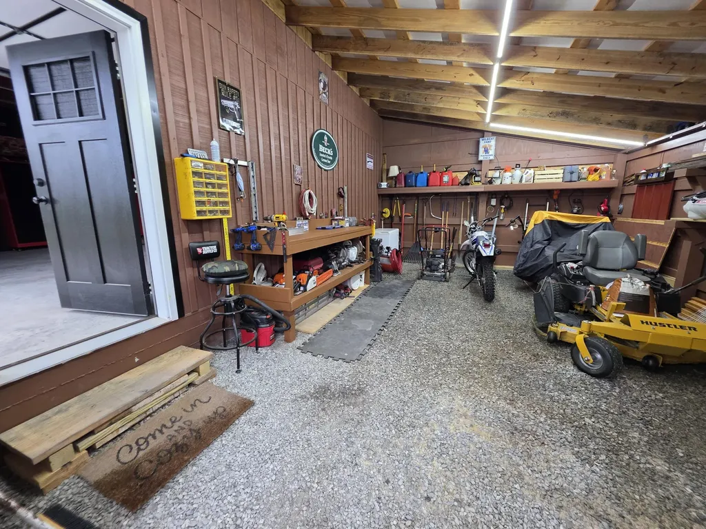 22 Elly Avenue Russell Springs KY 42642