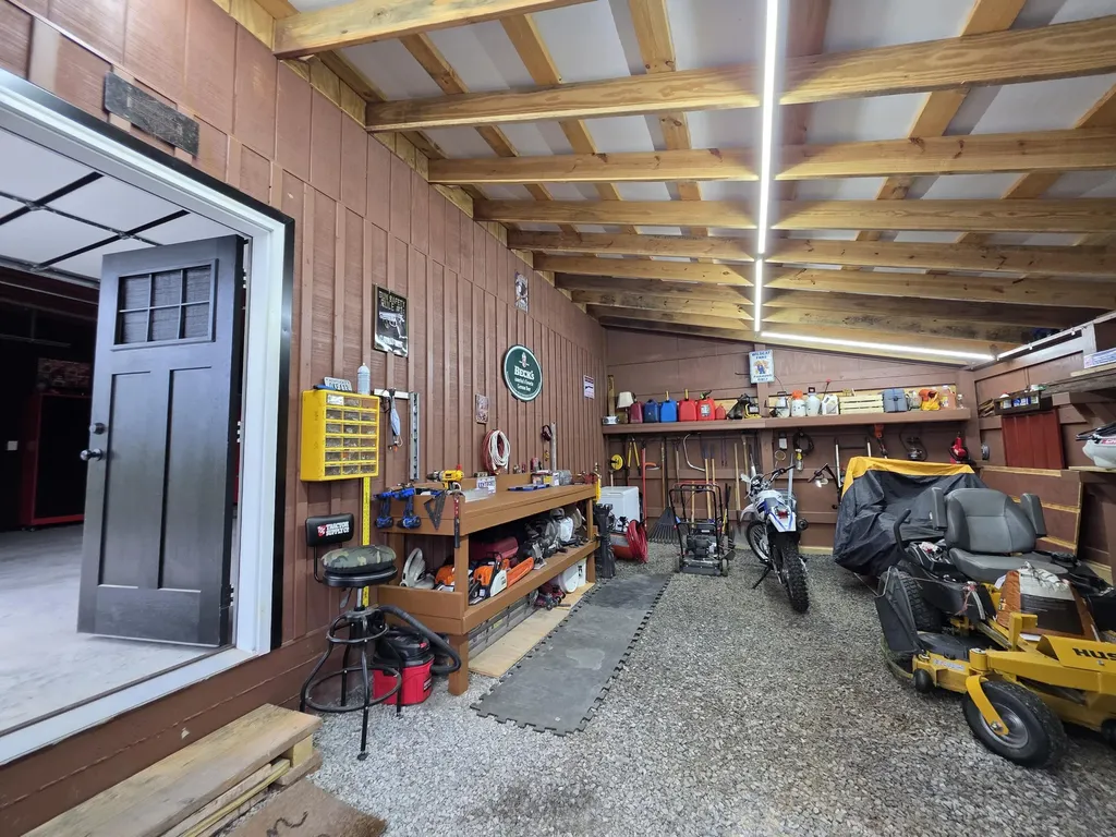 22 Elly Avenue Russell Springs KY 42642