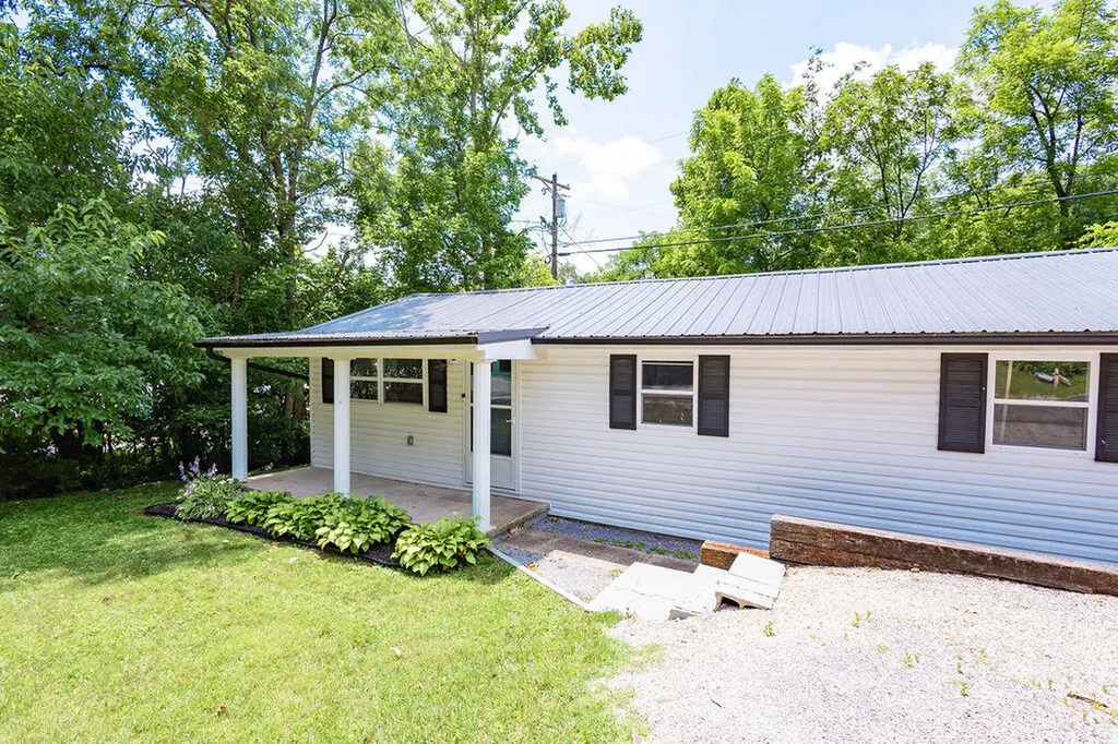 45 Pleasant Valley Morehead KY 40351
