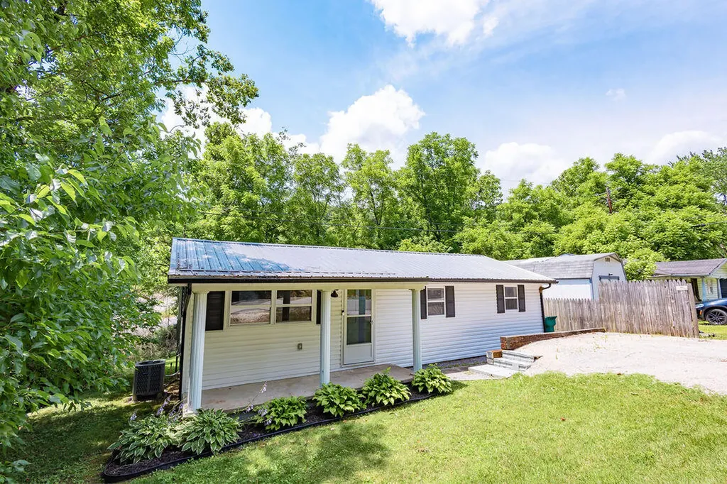 45 Pleasant Valley Morehead KY 40351