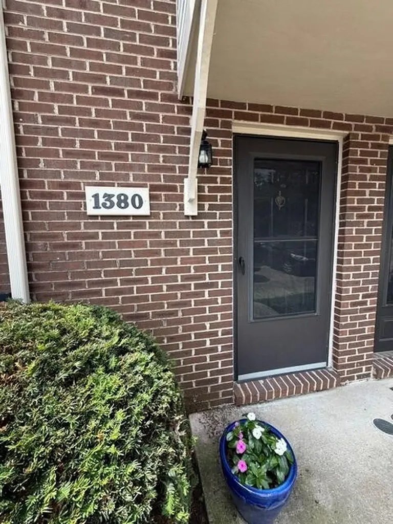 1380 Hartland Woods Way Lexington KY 40515
