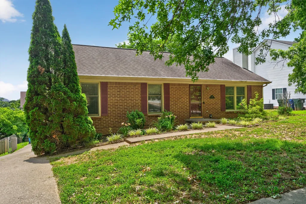 1110 Rockbridge Road Lexington KY 40515